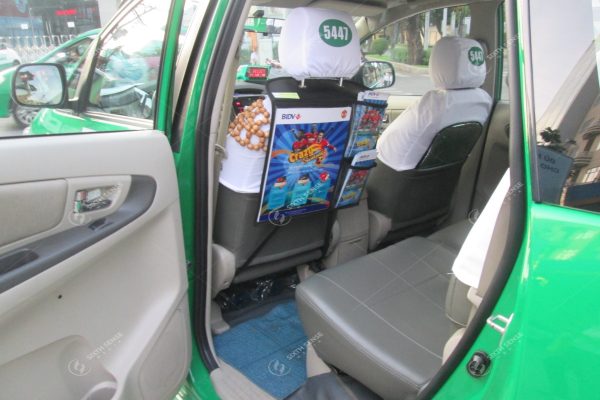 Quảng cáo sau lưng ghế taxi cho ngân hàng BIDV