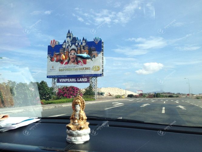 Khách hàng Vinpearland quảng cáo billboard tại Nha Trang