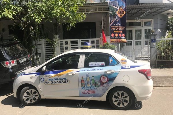 Quảng cáo trên xe taxi Thành Công: Tại sao nên lựa chọn?