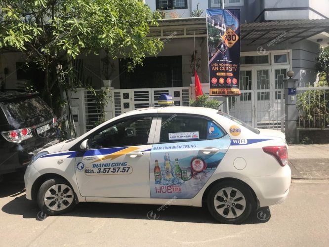 Quảng cáo trên xe taxi Thành Công: Tại sao nên lựa chọn?
