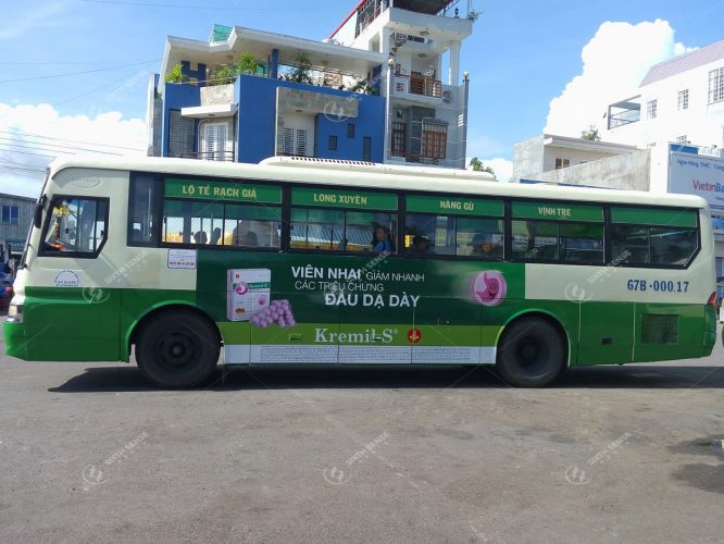 Viên Nhai Kremil-S quảng cáo trên xe bus tại Trung Nam bộ