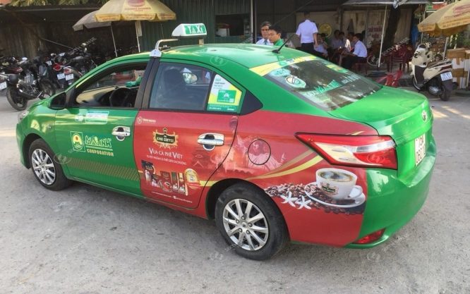 Quảng cáo trên xe taxi tại Huế