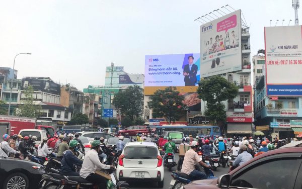 Màn hình LED tại Vòng xoay Lý Thái Tổ - Điện Biên Phủ, Quận 3, TPHCM