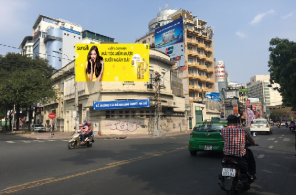 Pano quảng cáo Ngã 3 Cách mạng tháng Tám-Nguyễn Du, Quận 1, TPHCM