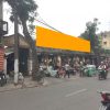 Biển quảng cáo tại chợ Châu Long, quận Ba Đình, Hà Nội
