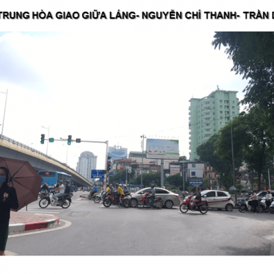 Billboard quảng cáo tại cầu vượt Trung Hòa, Hà Nội