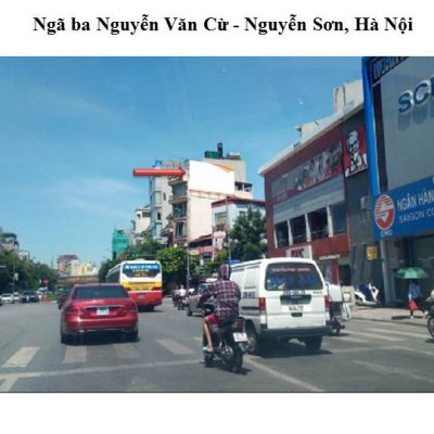 Pano quảng cáo ngã ba Nguyễn Văn Cừ - Nguyễn Sơn, Hà Nội