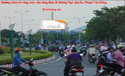 Biển pano quảng cáo ở vòng xoay cầu sông Hàn, Đà Nẵng