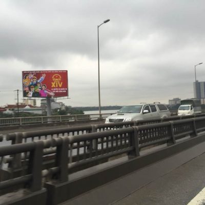 Billboard Đường vành đai 3, bến xe nước ngầm, Linh Đường, Hà Nội