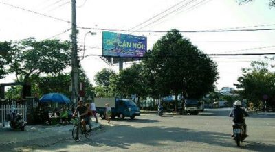 Billboard tại ngã 4 Tôn Đức Thắng Hai Bà Trưng, Quảng Nam