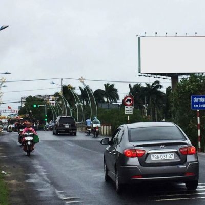 Billboard tại ngã tư Trần Hưng Đạo Nguyễn Tất Thành, Tuy Hòa, Phú Yên