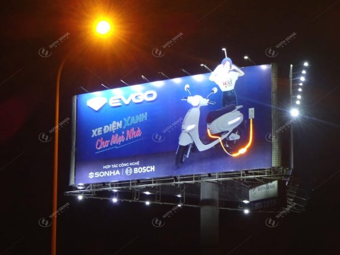 Xe máy điện EVgo quảng cáo billboard 3D ấn tượng