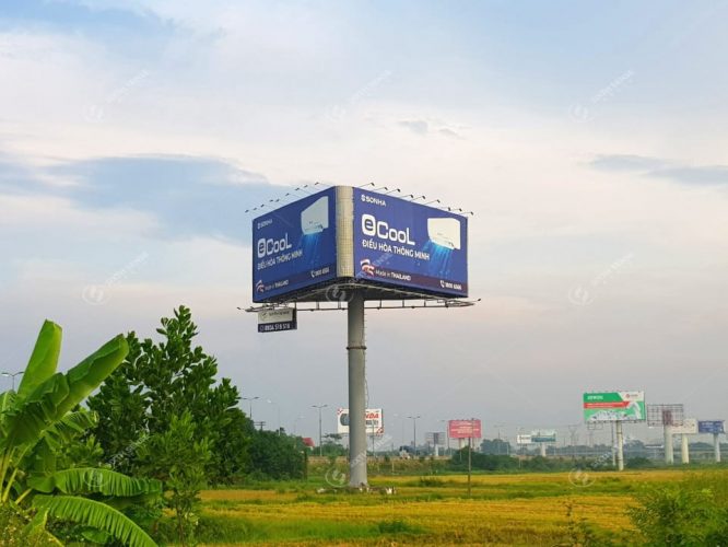 Billboard quảng cáo trên cao tốc của Máy Điều hòa Ecool